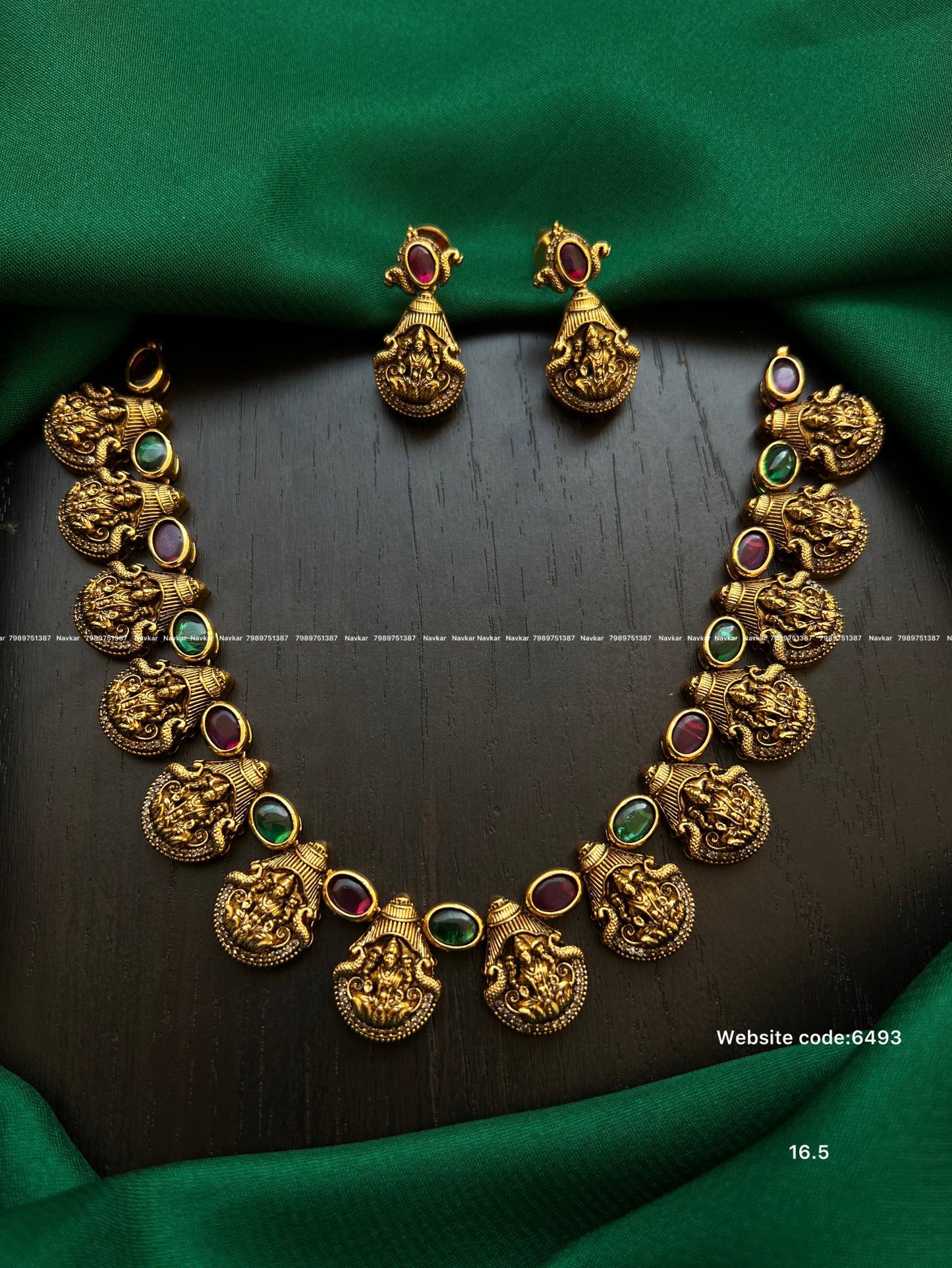 Matt necklace
