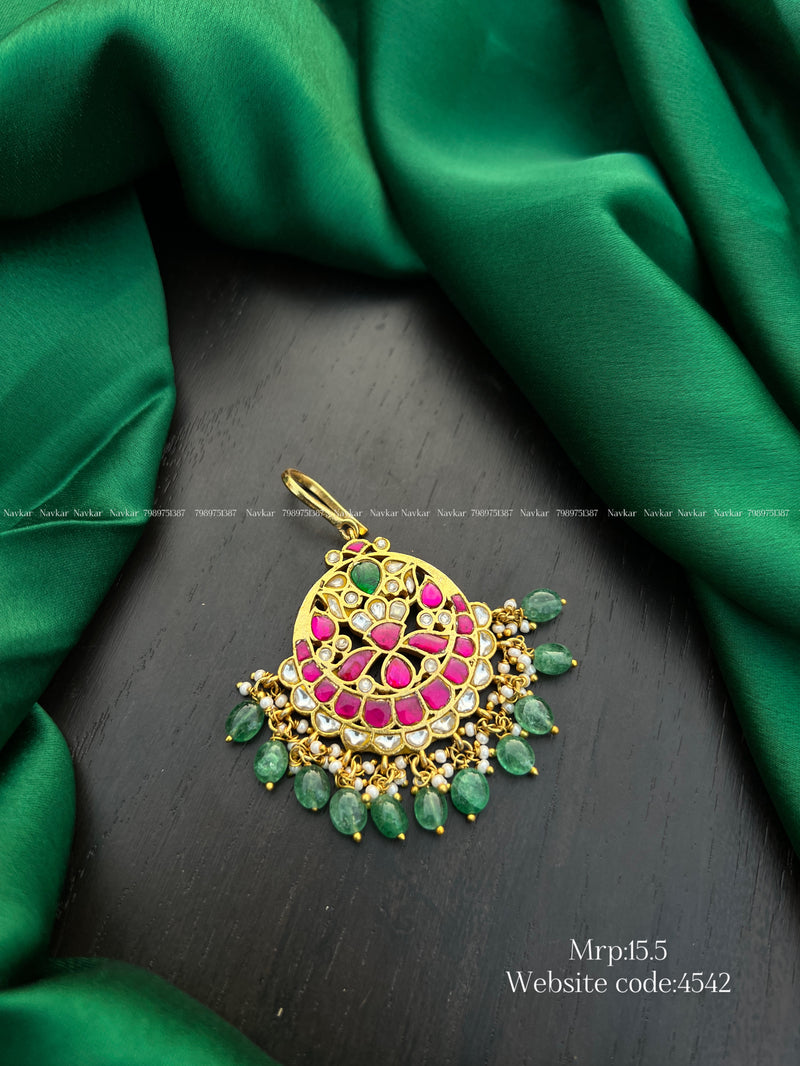 Kundan Tika