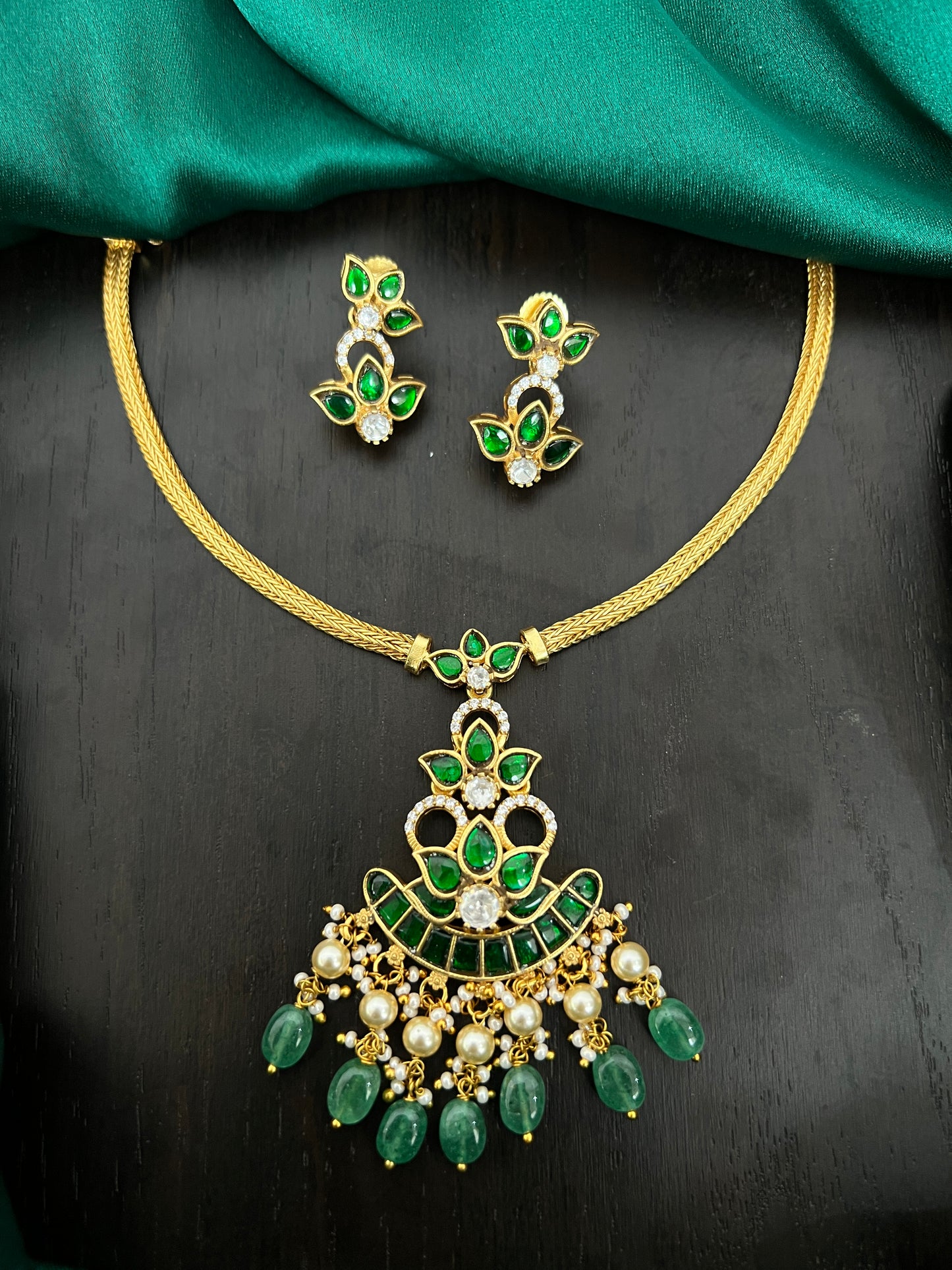 Kundan necklace
