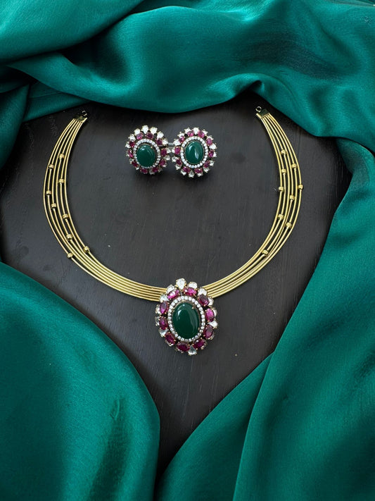 Hasli with mossonite locket set