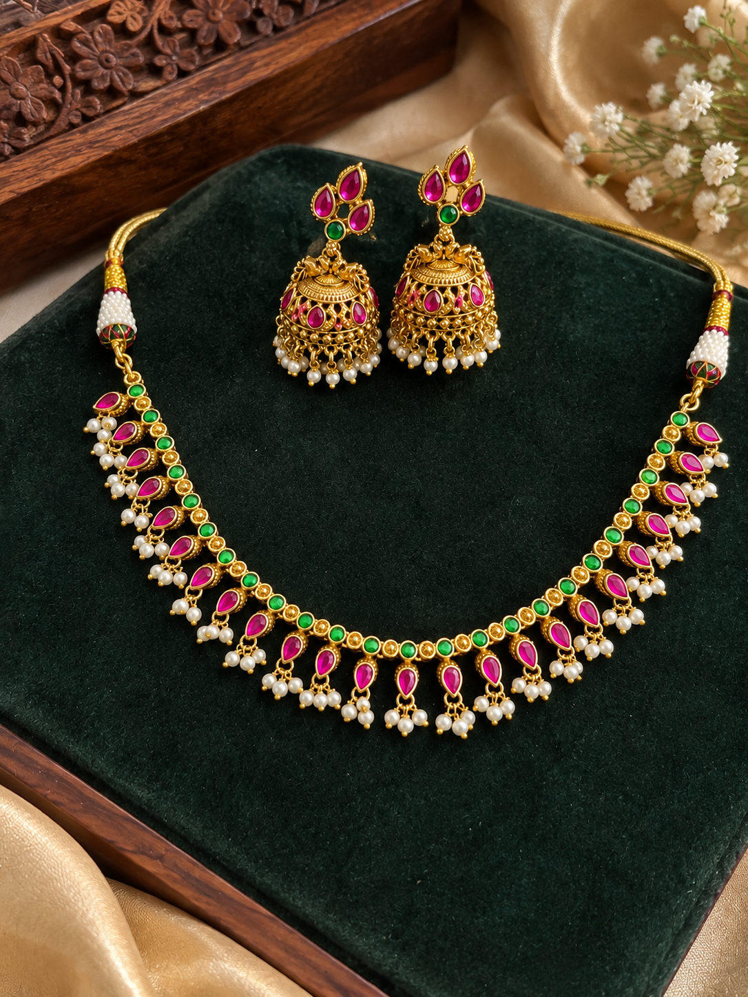 Kundan necklace