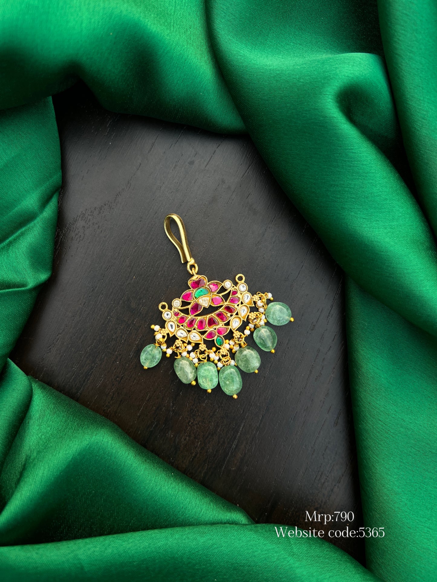 Kundan Tika