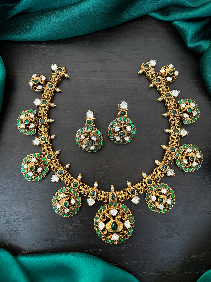 Kundan bottu Mala