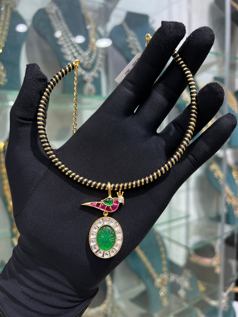 Hasli and kundan locket