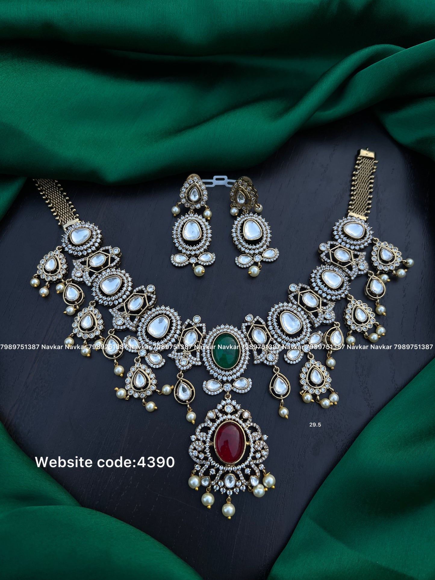 Victoria necklace
