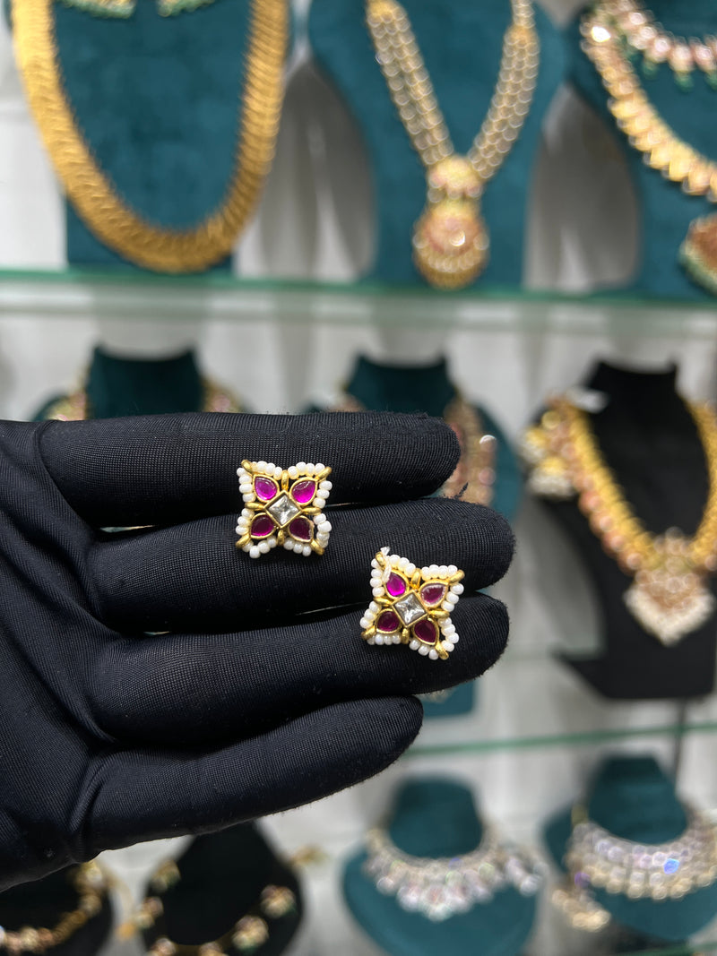 Kundan stud