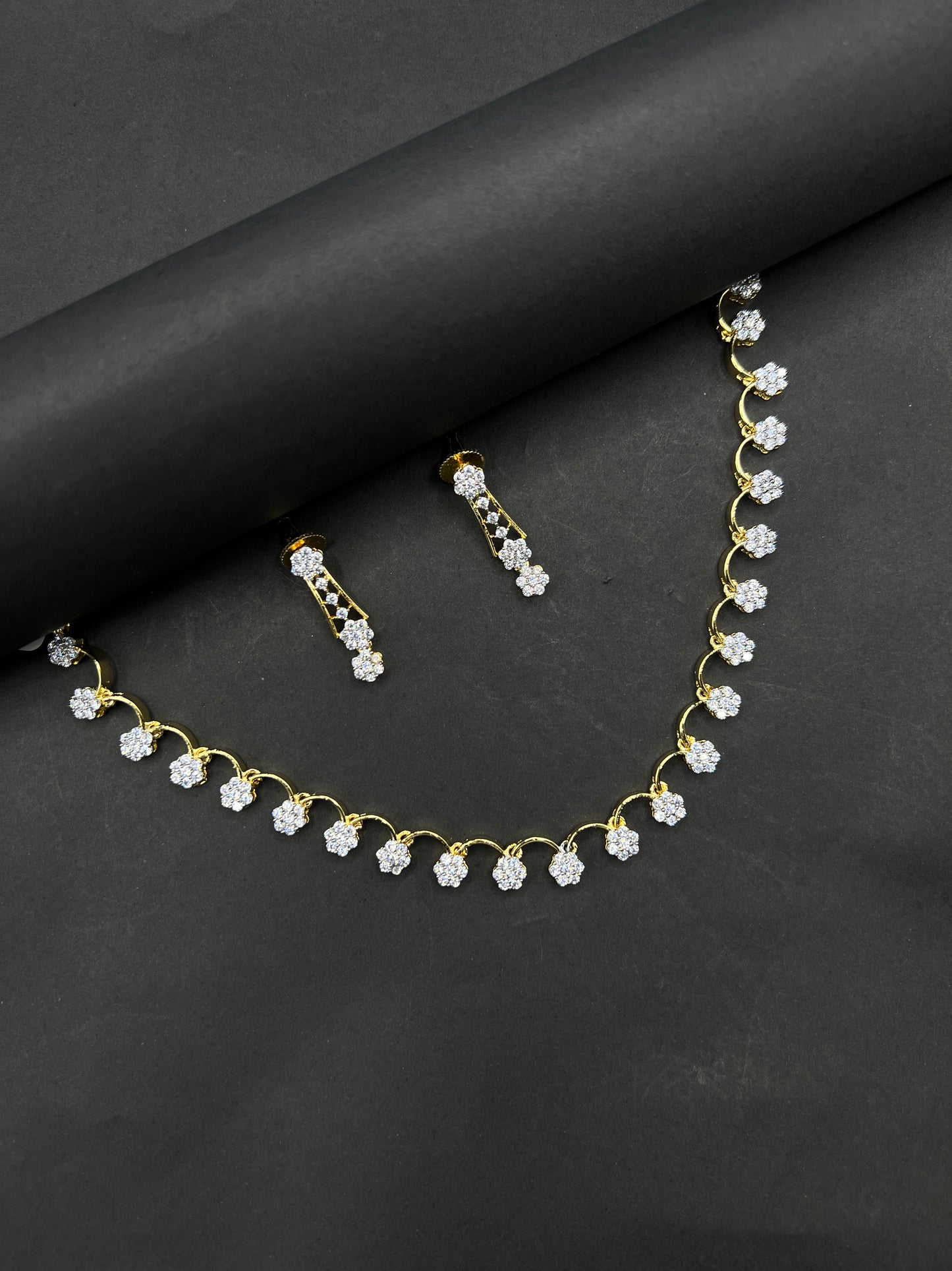 GJ NECKLACE AND EARRINGS