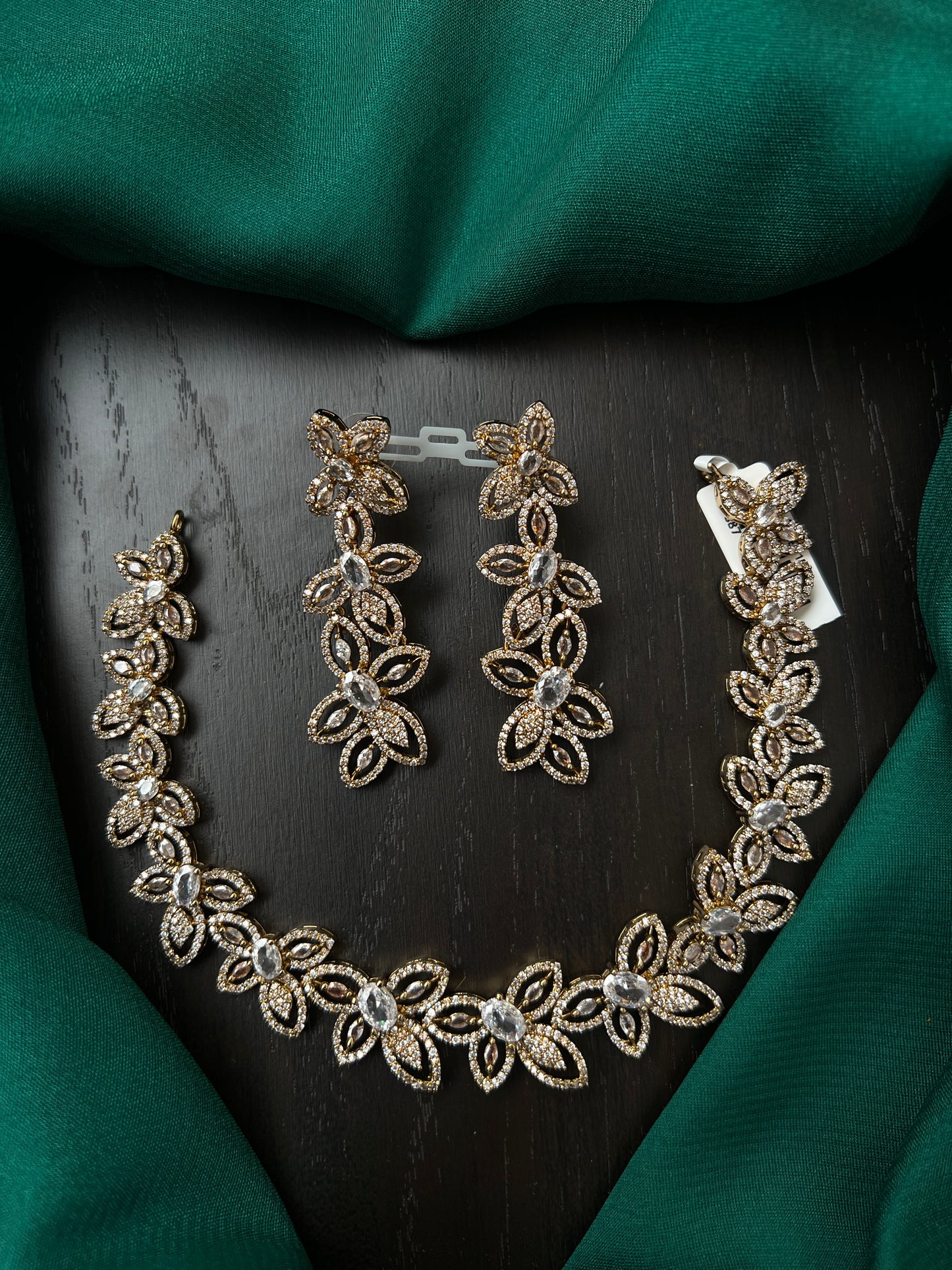 Short necklace