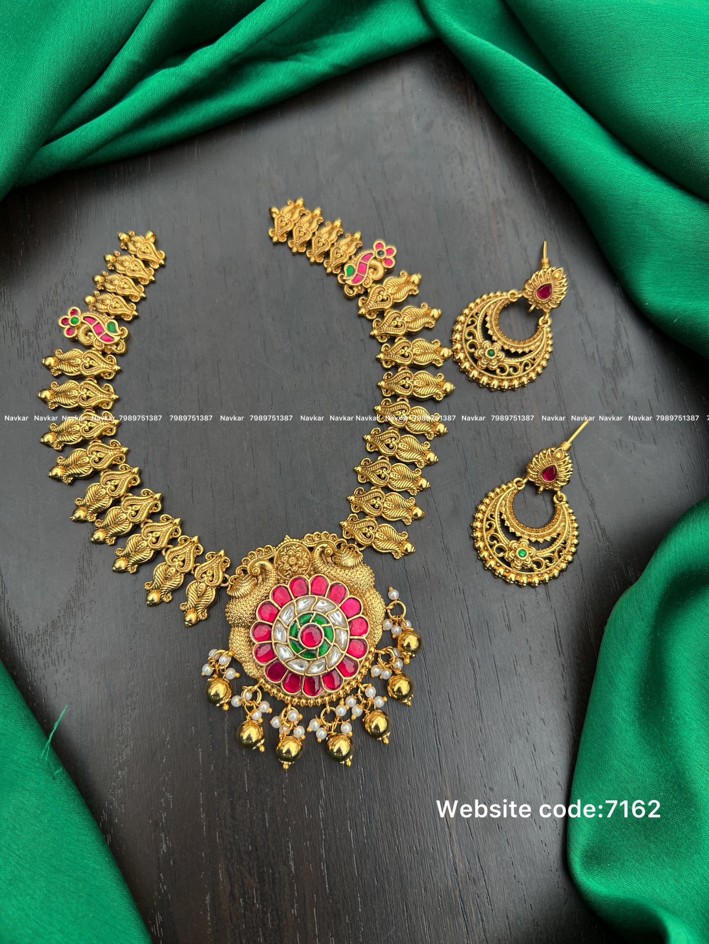 Kundan Nagshi necklace
