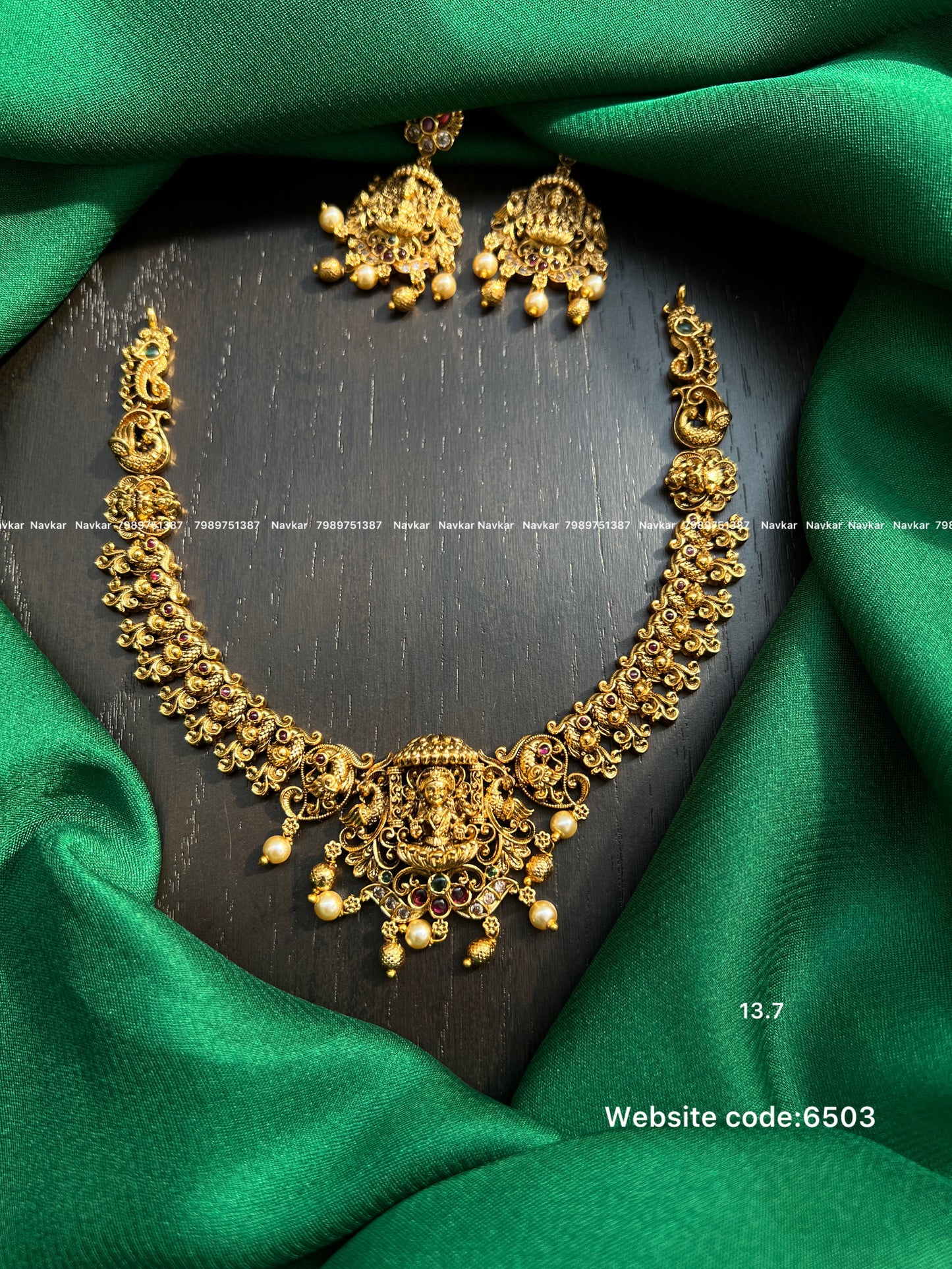 Matt necklace