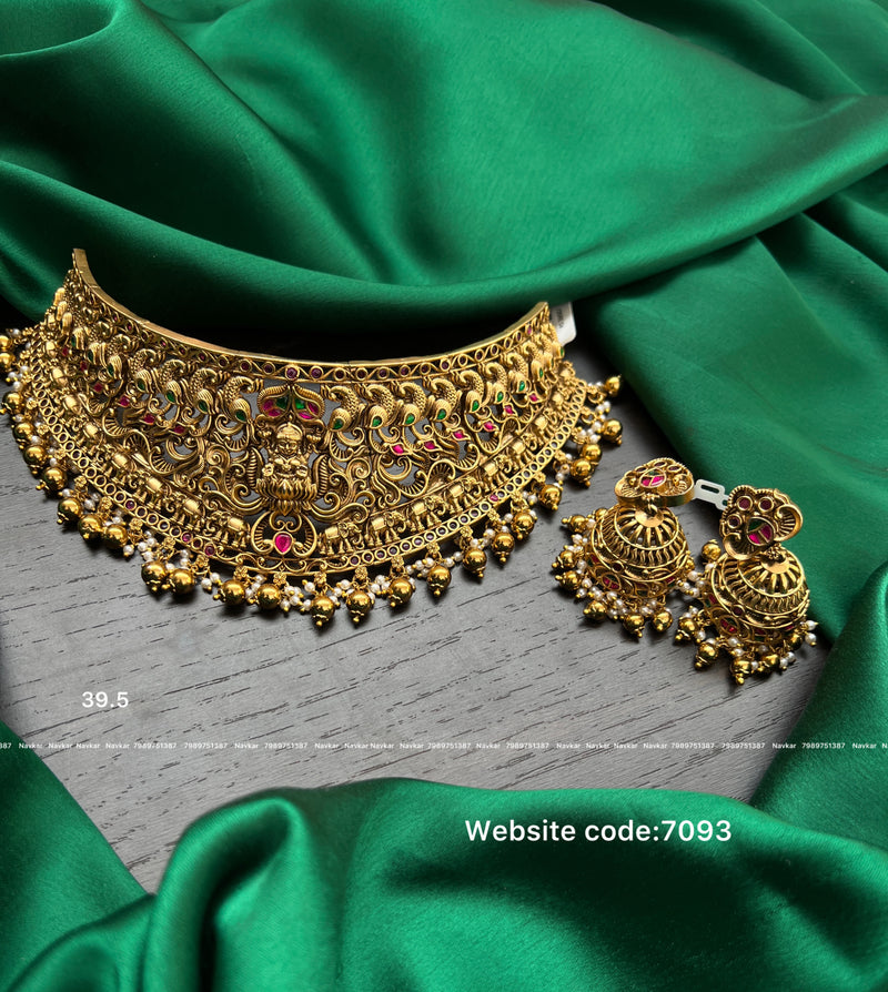 Nagshi choker