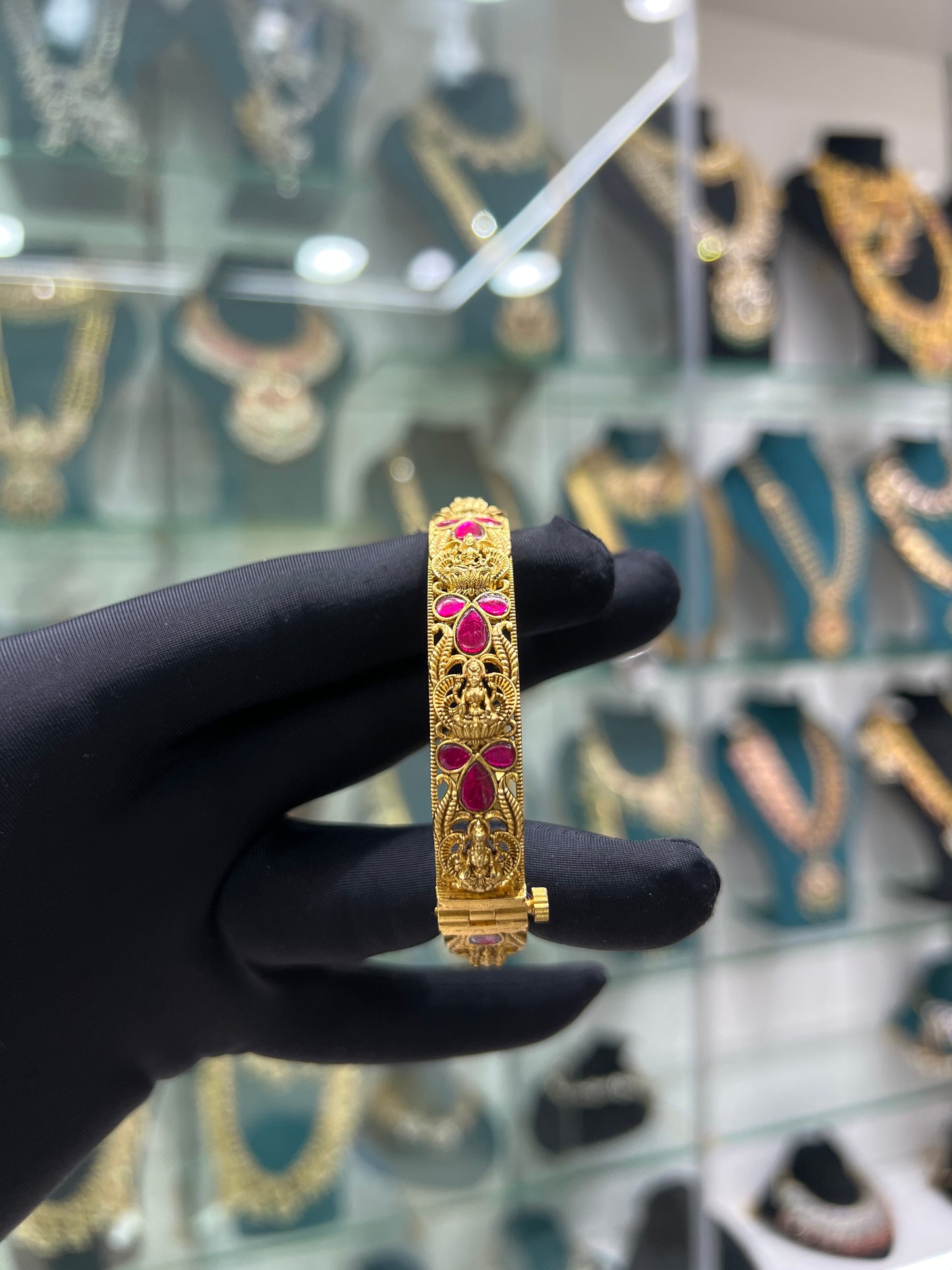 Kundan Nagshi bangle