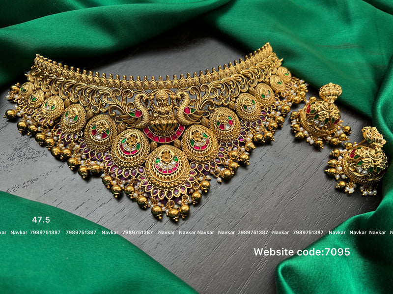 Nagshi choker