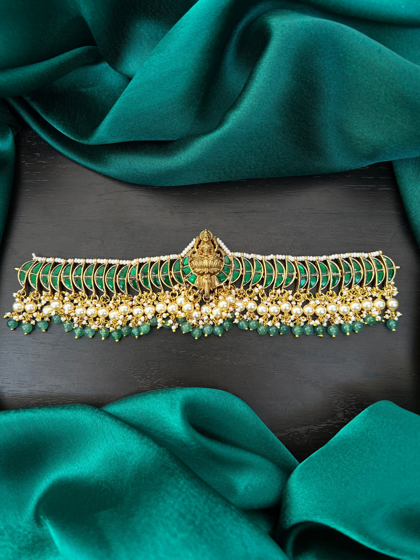 Kundan choker
