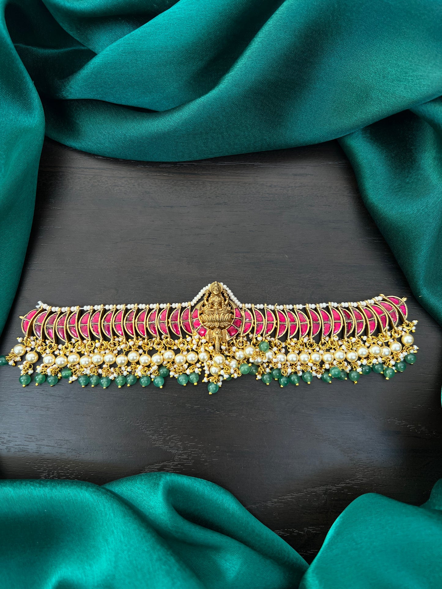 Kundan choker
