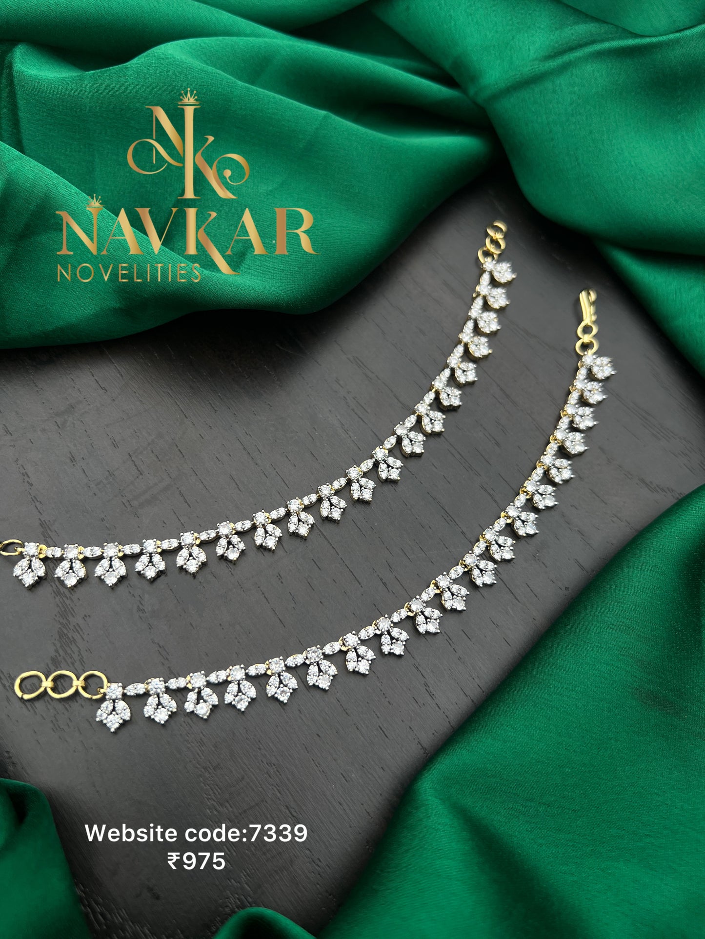 Gj Ear chain