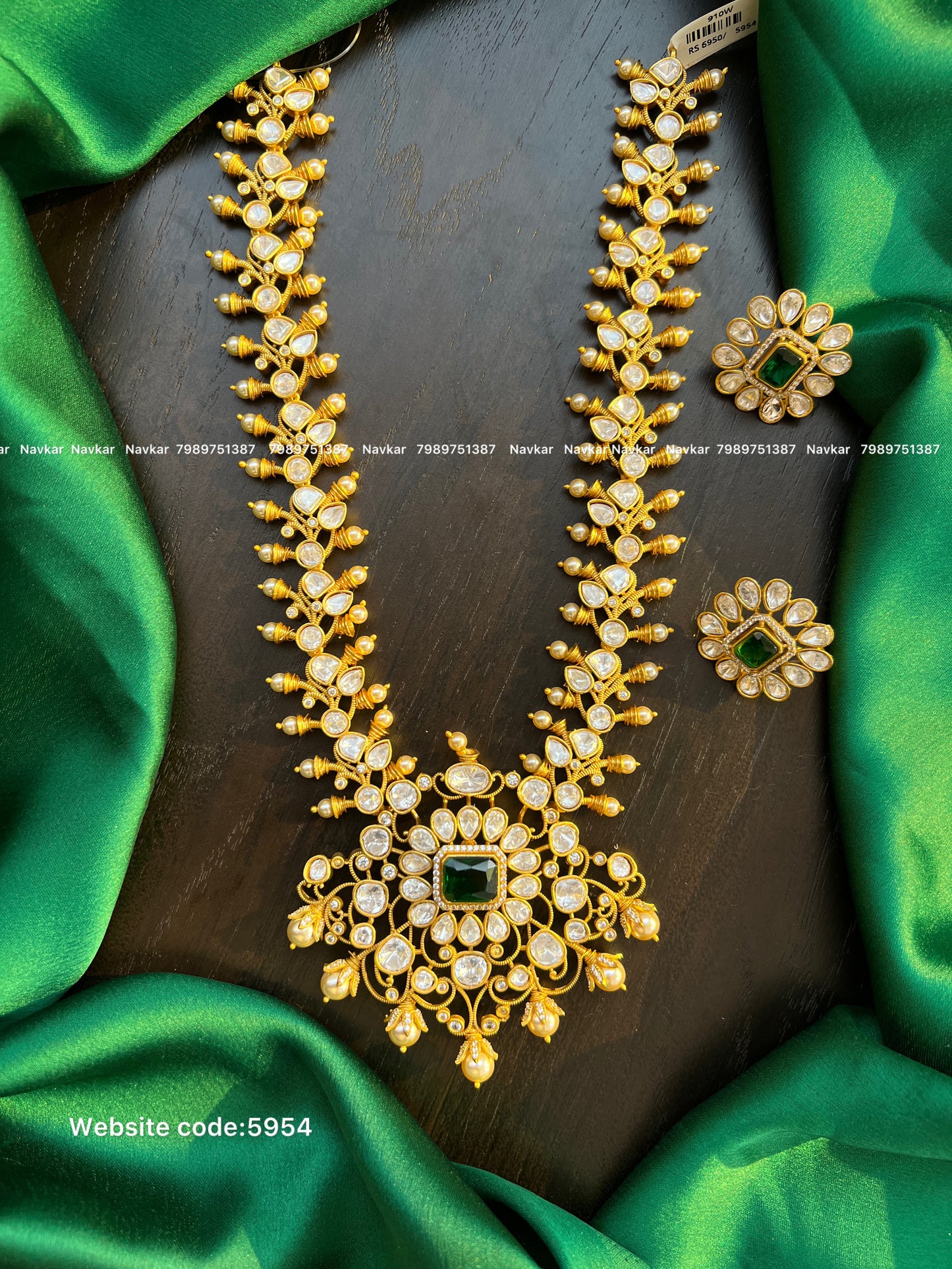Mossnite necklace