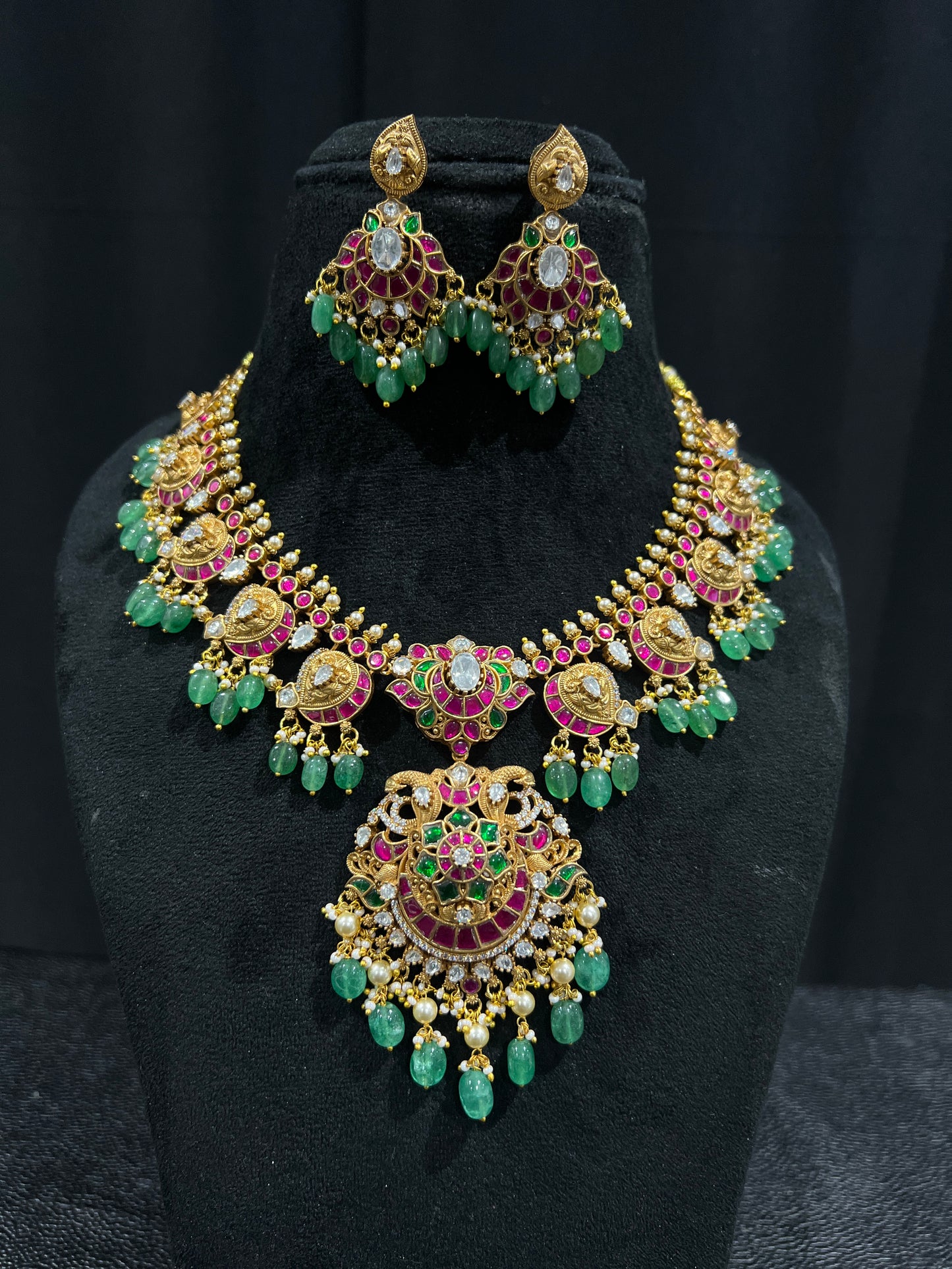 Kundan necklace