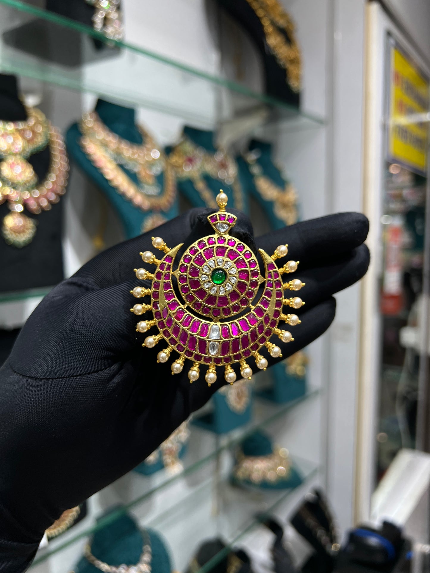 Kundan locket