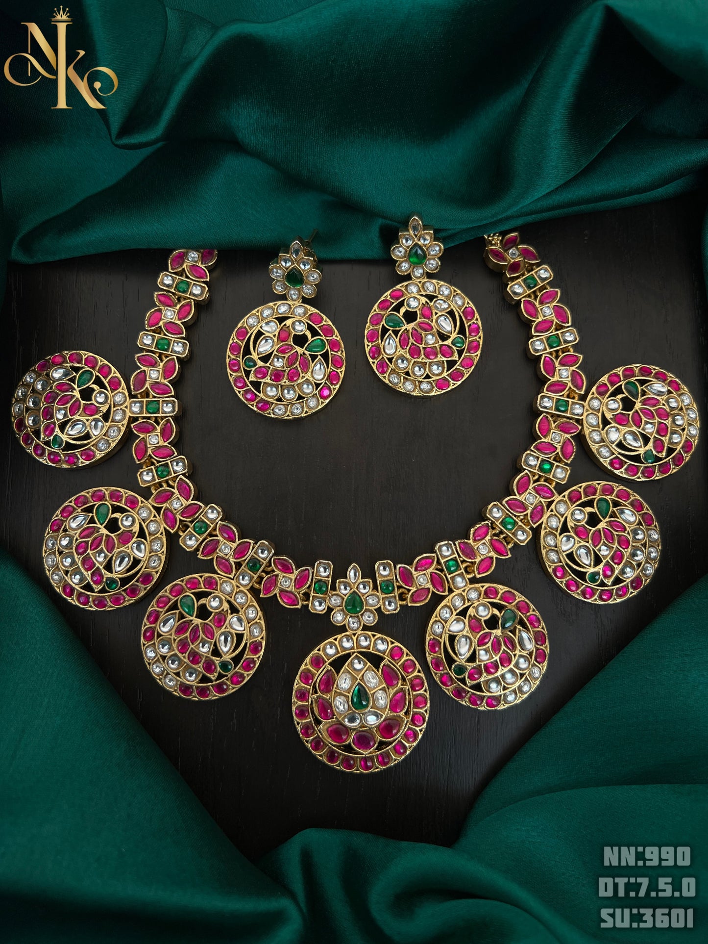 Kundan bottumala (short)