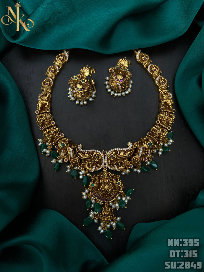 Nagshi short haram and earrings