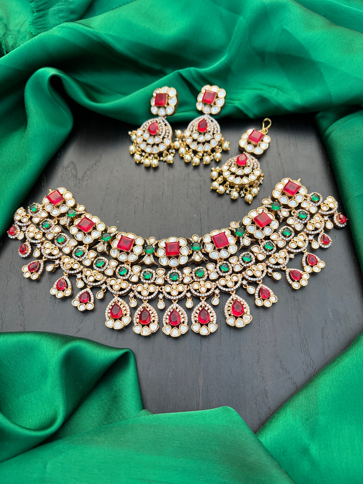 Mossonite kundan choker