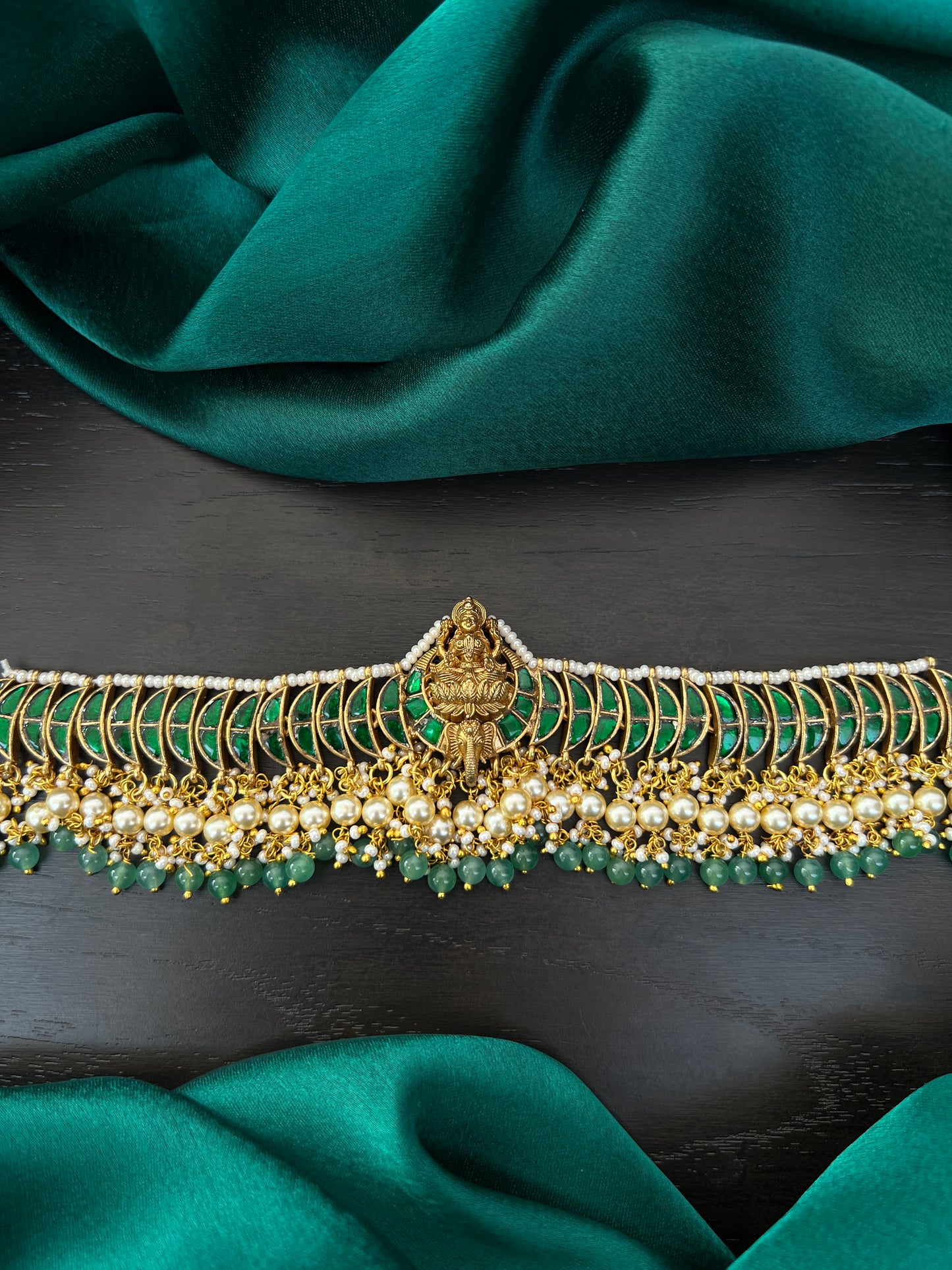 Kundan choker