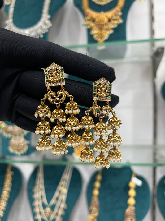 Mat earrings