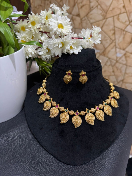 Matt necklace
