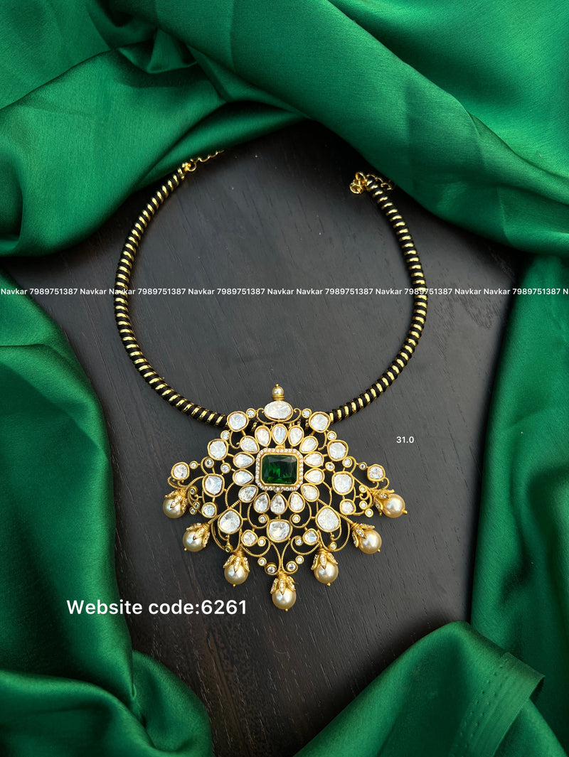 Hasli mossonite locket