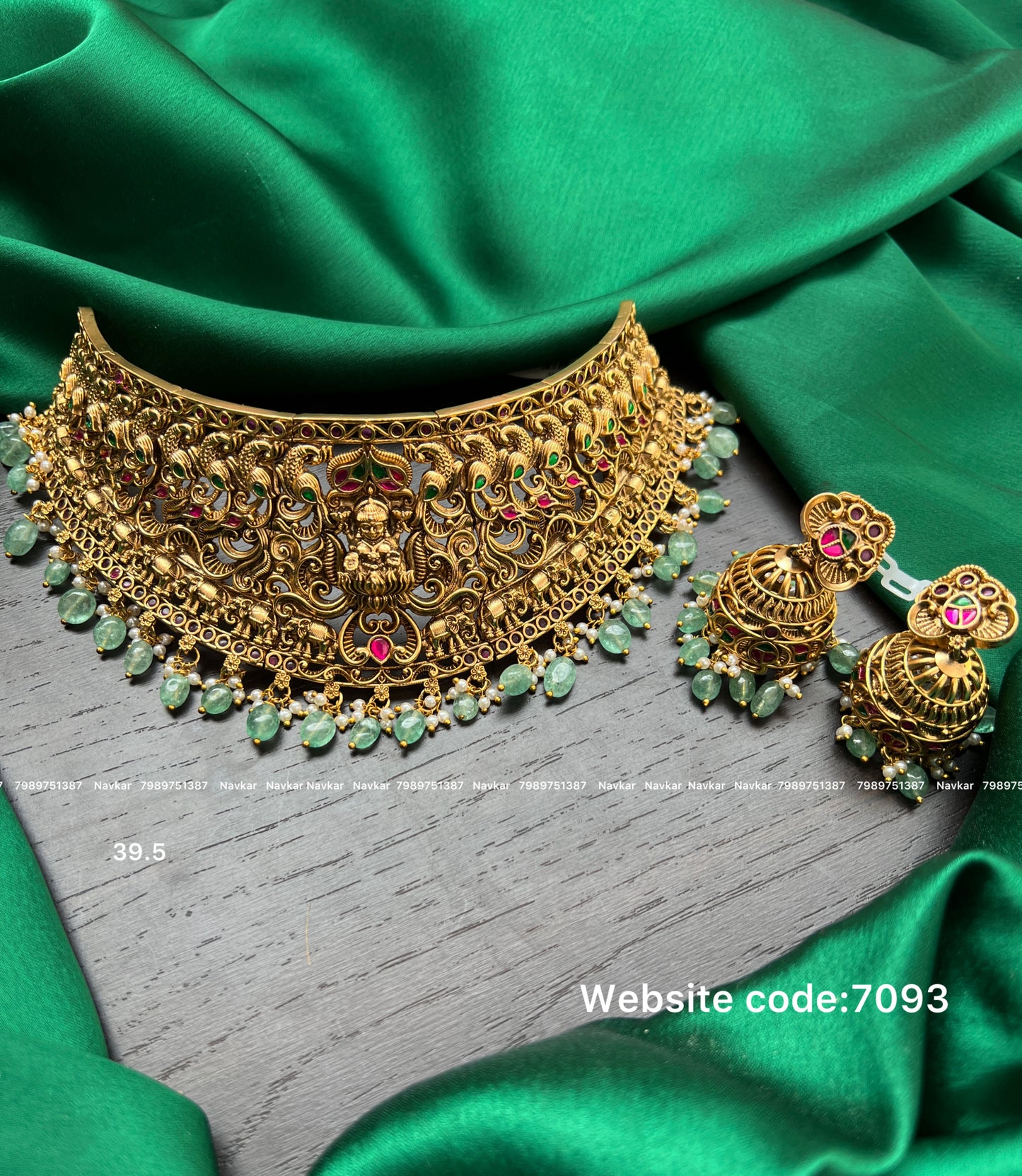 Nagshi choker