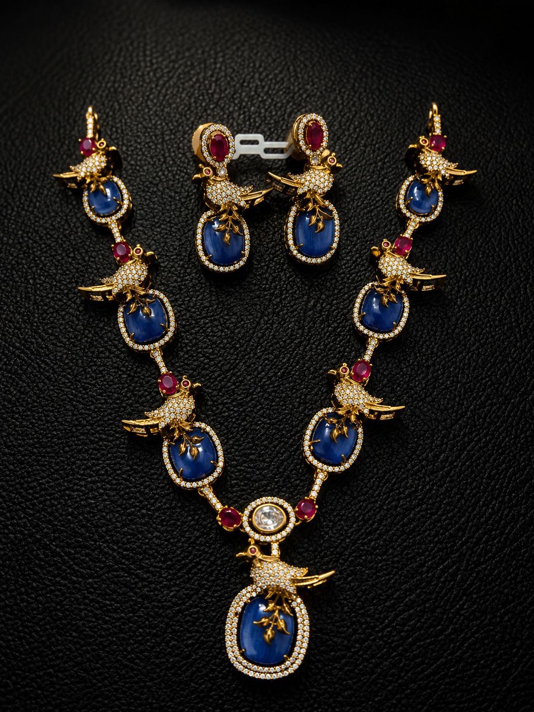 Victoria necklace