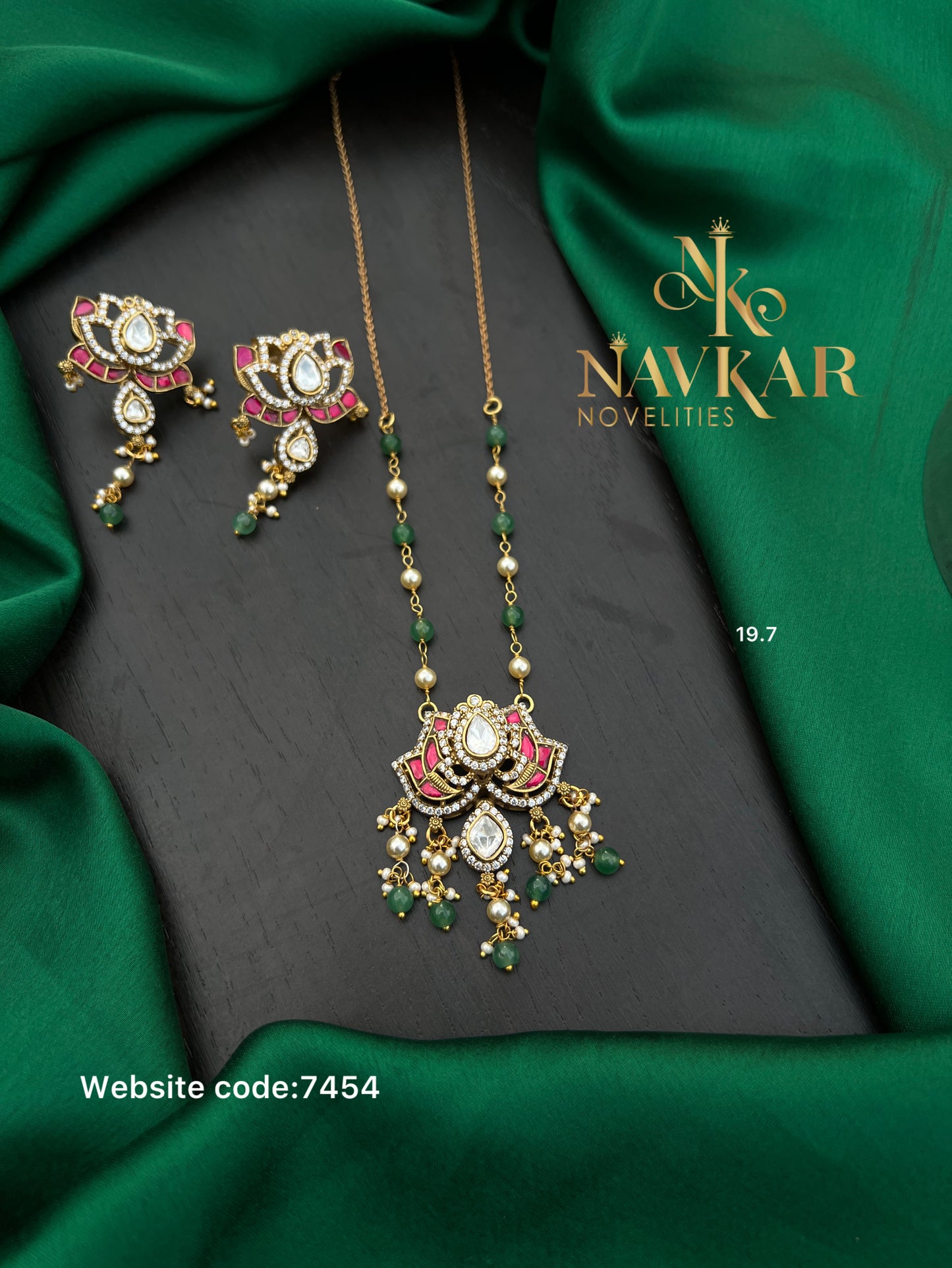 Kundan pendant set