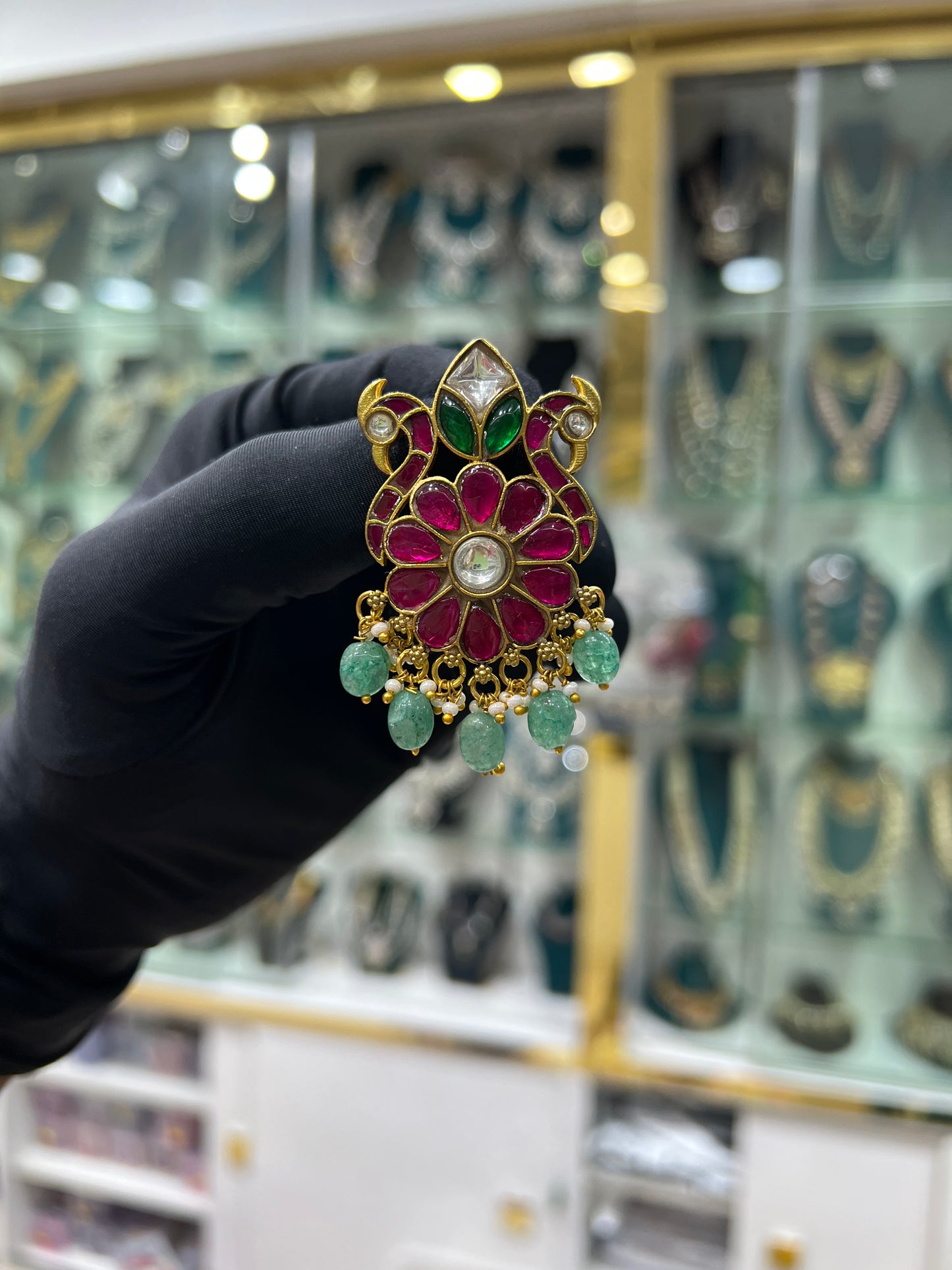 Kundan locket