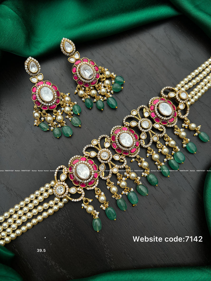 Kundan choker