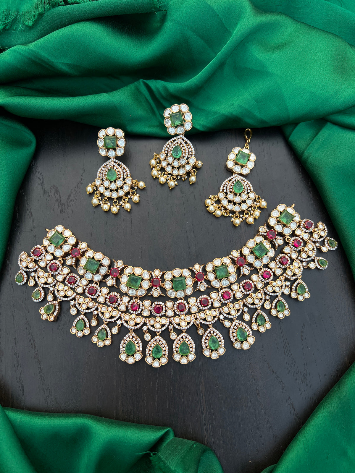 Mossonite kundan choker