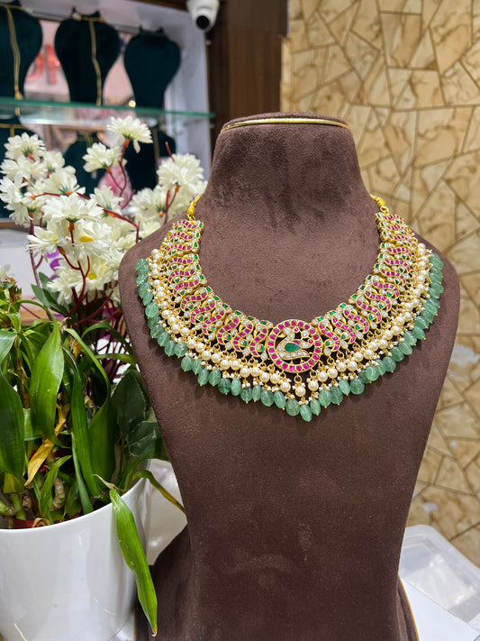 JADAUKUNDAN NECKLACE