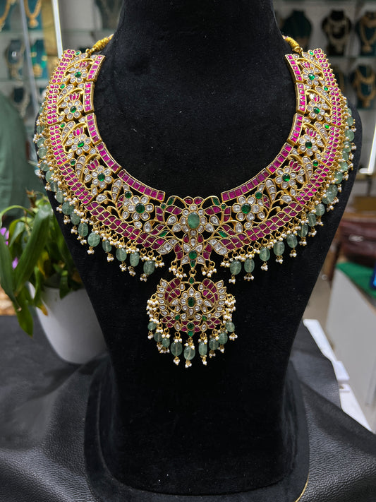 JADAUKUNDAN NECKLACE