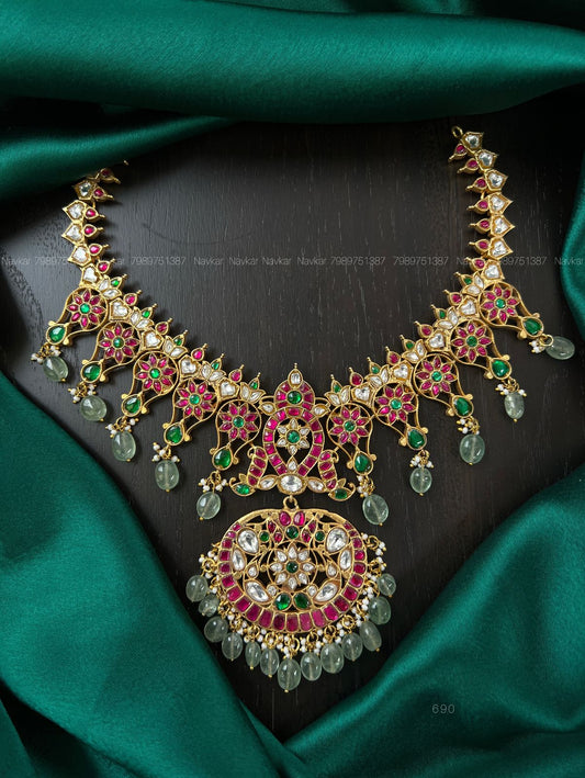 JADAUKUNDAN necklace