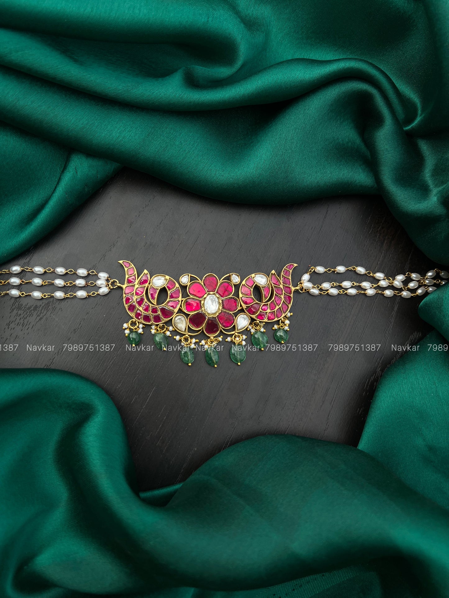 ￼ Kundan Choker