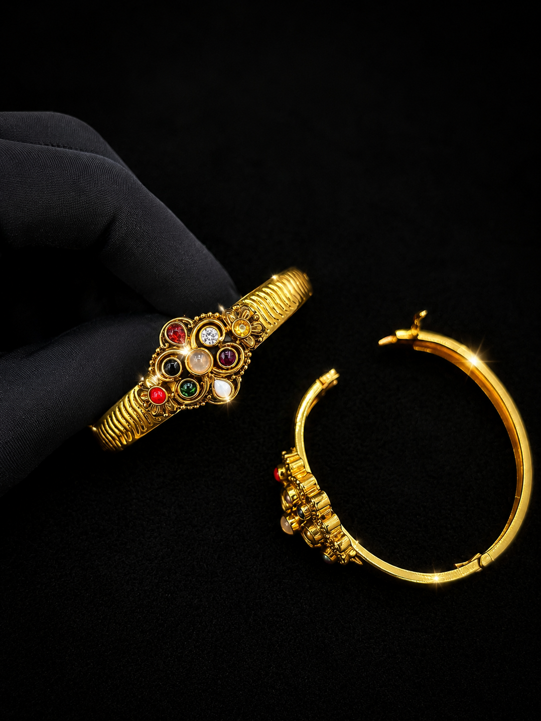 Navarathnas openable kada