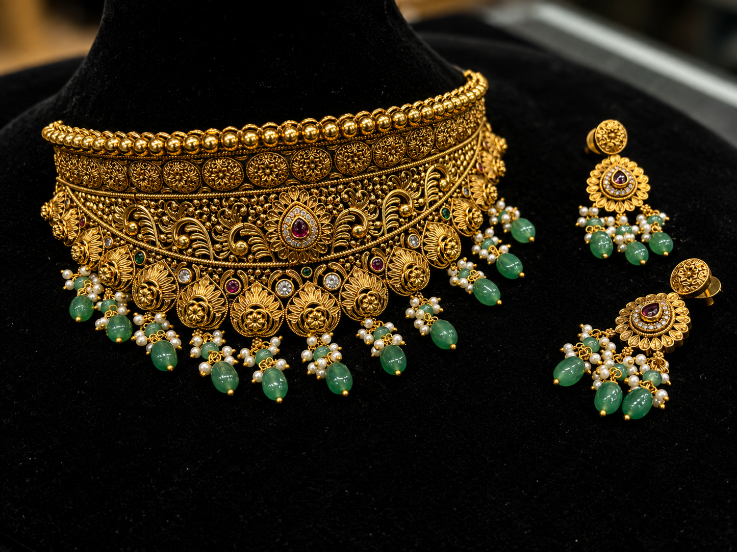 Nagshi Choker