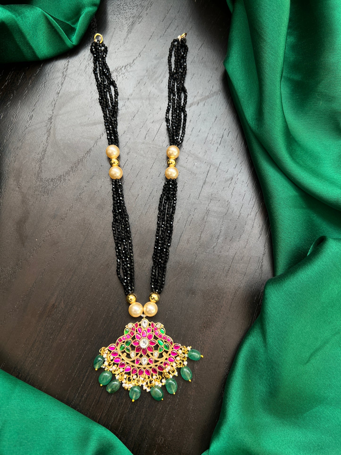 Kundan Black beads