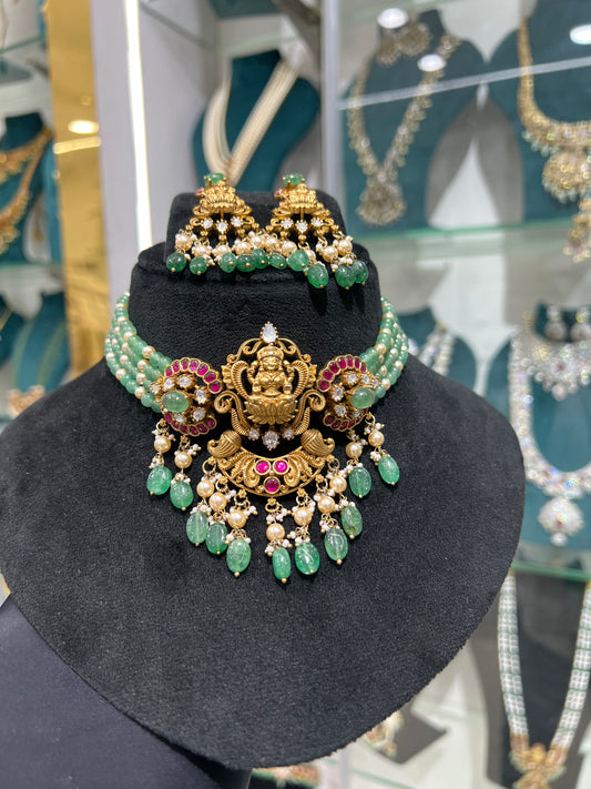 Nagshi choker