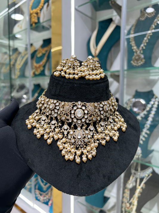 Mossonite choker