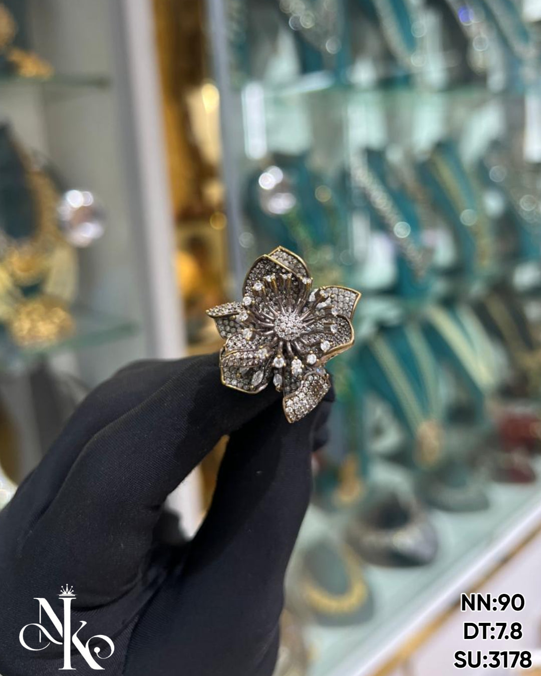 VICTORIYA FINGER RING