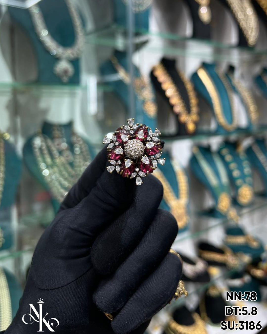 VICTORIYA FINGER RING