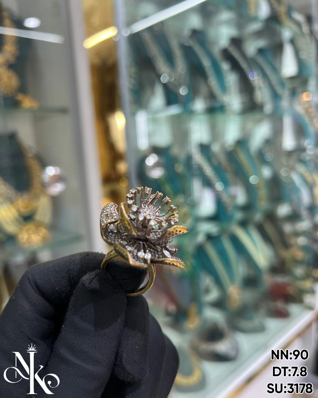 VICTORIYA FINGER RING