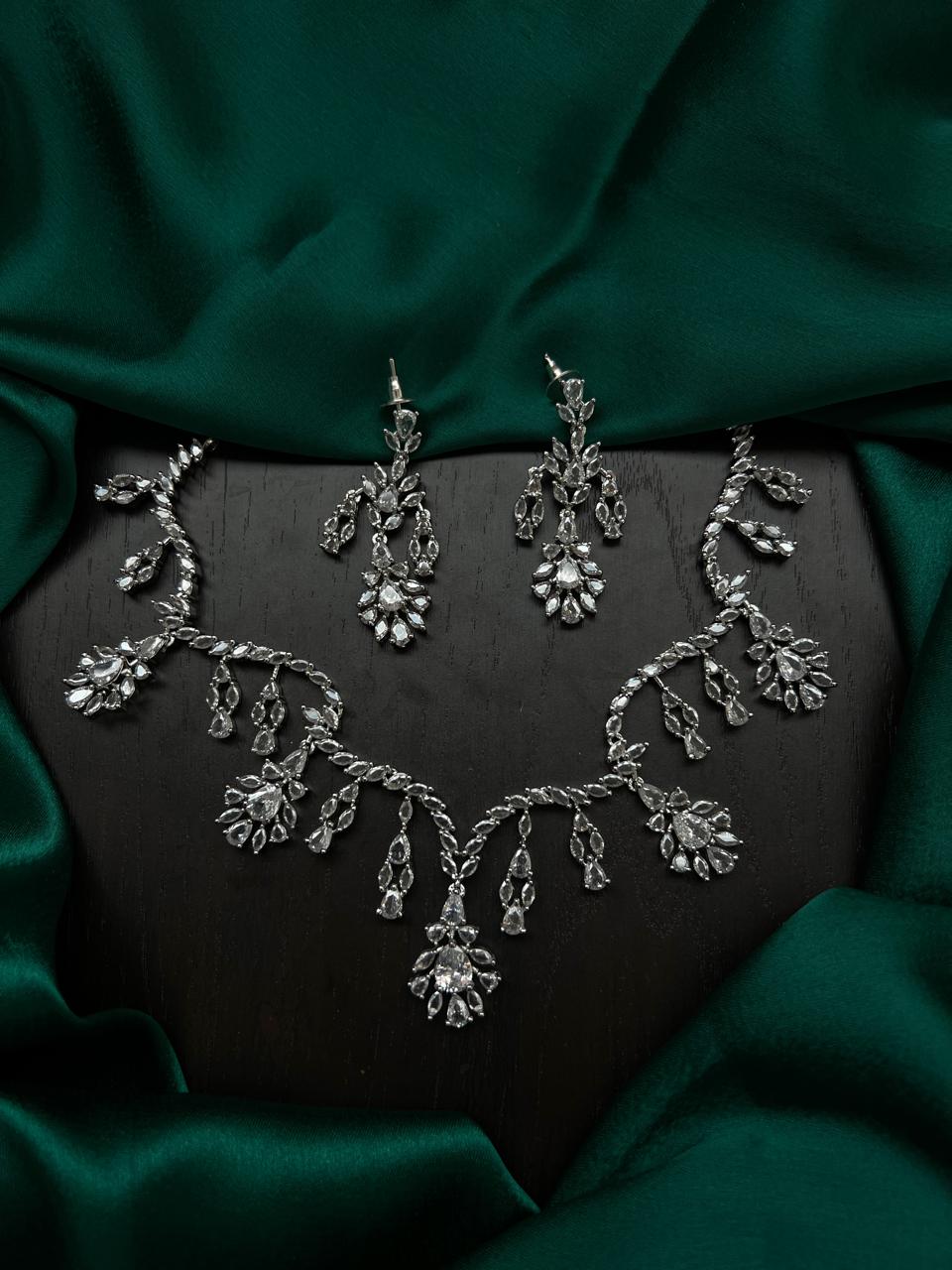 Silver polish fancy necklace
