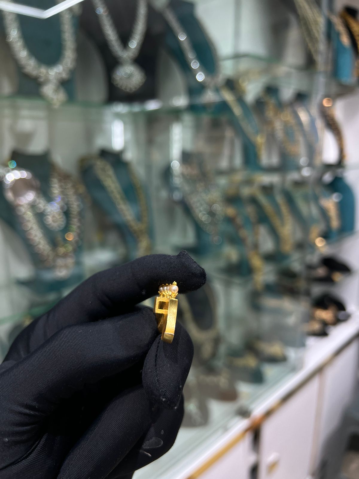 Puligoru locket jadaukundan